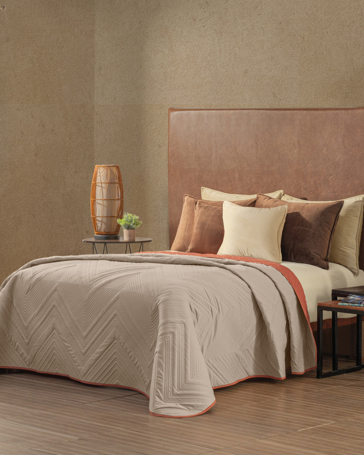 Intima Tierra Comforter Set